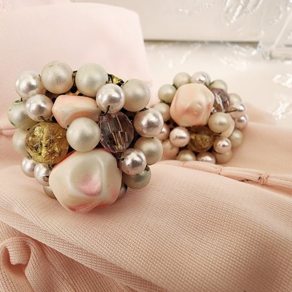 Vintage Japan White/Pink Blush Earrings - Picture 3 of 5